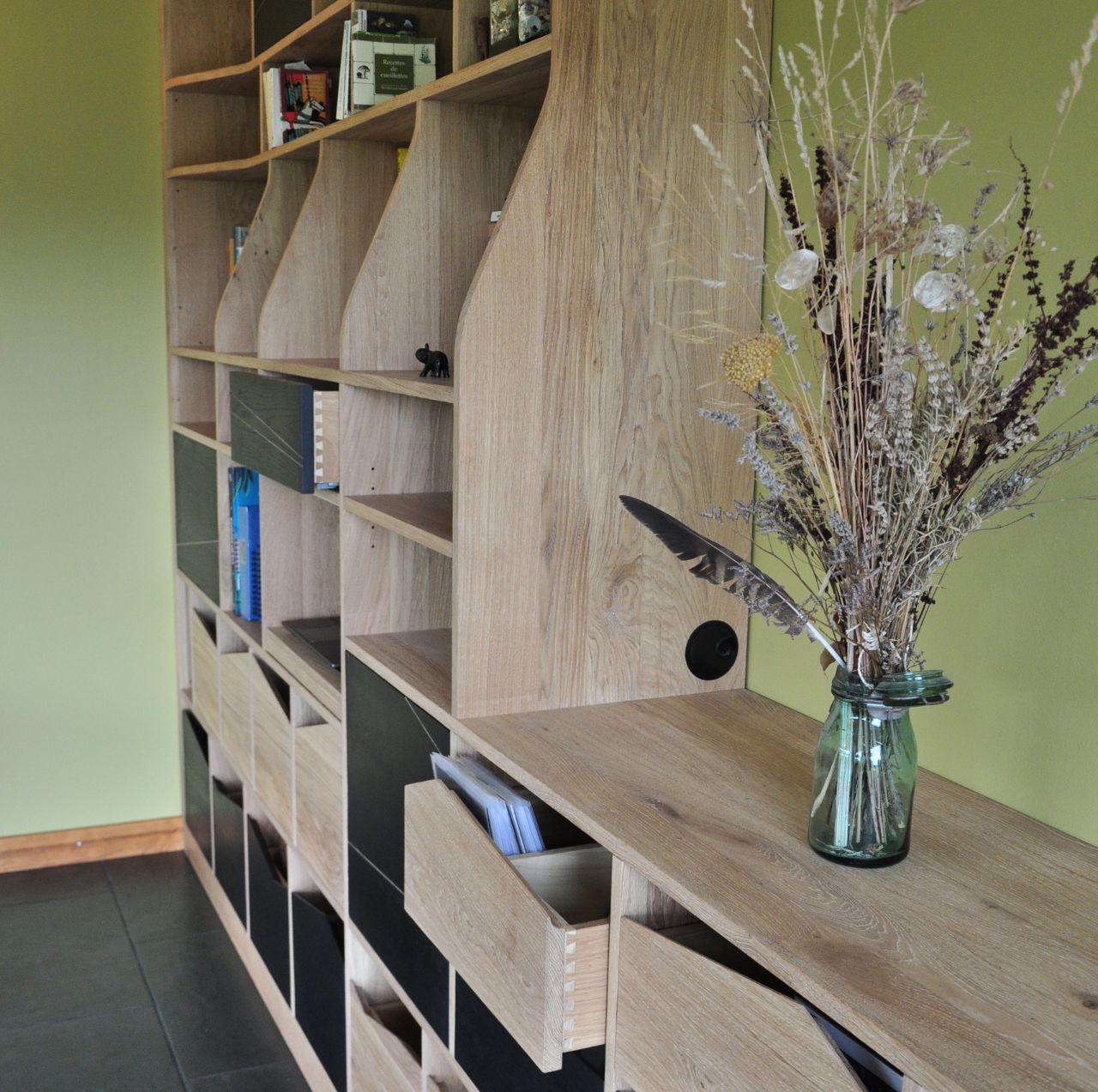 Bibliothèque bois massif sur mesure