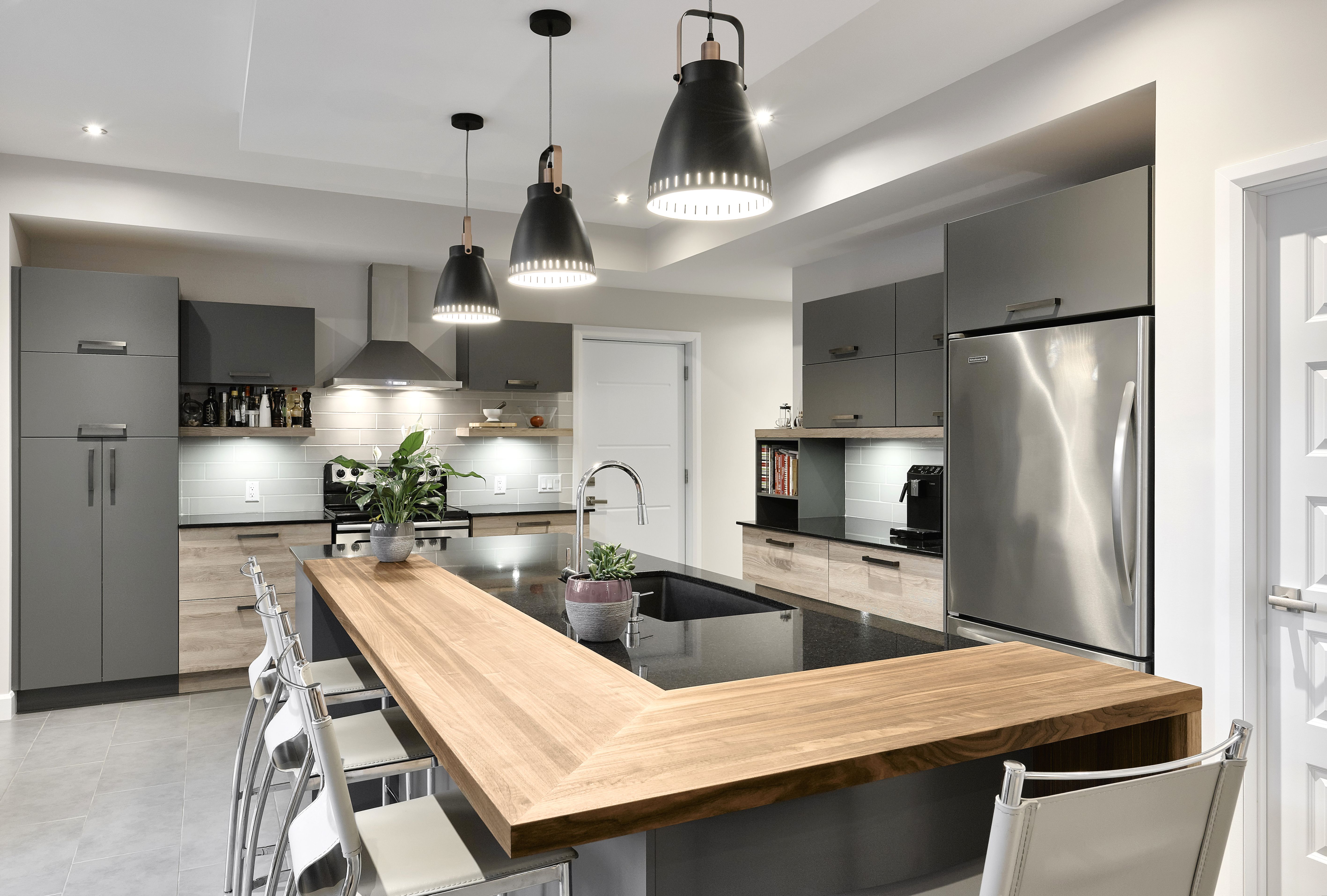 Agencement cuisine sur mesure bois massif