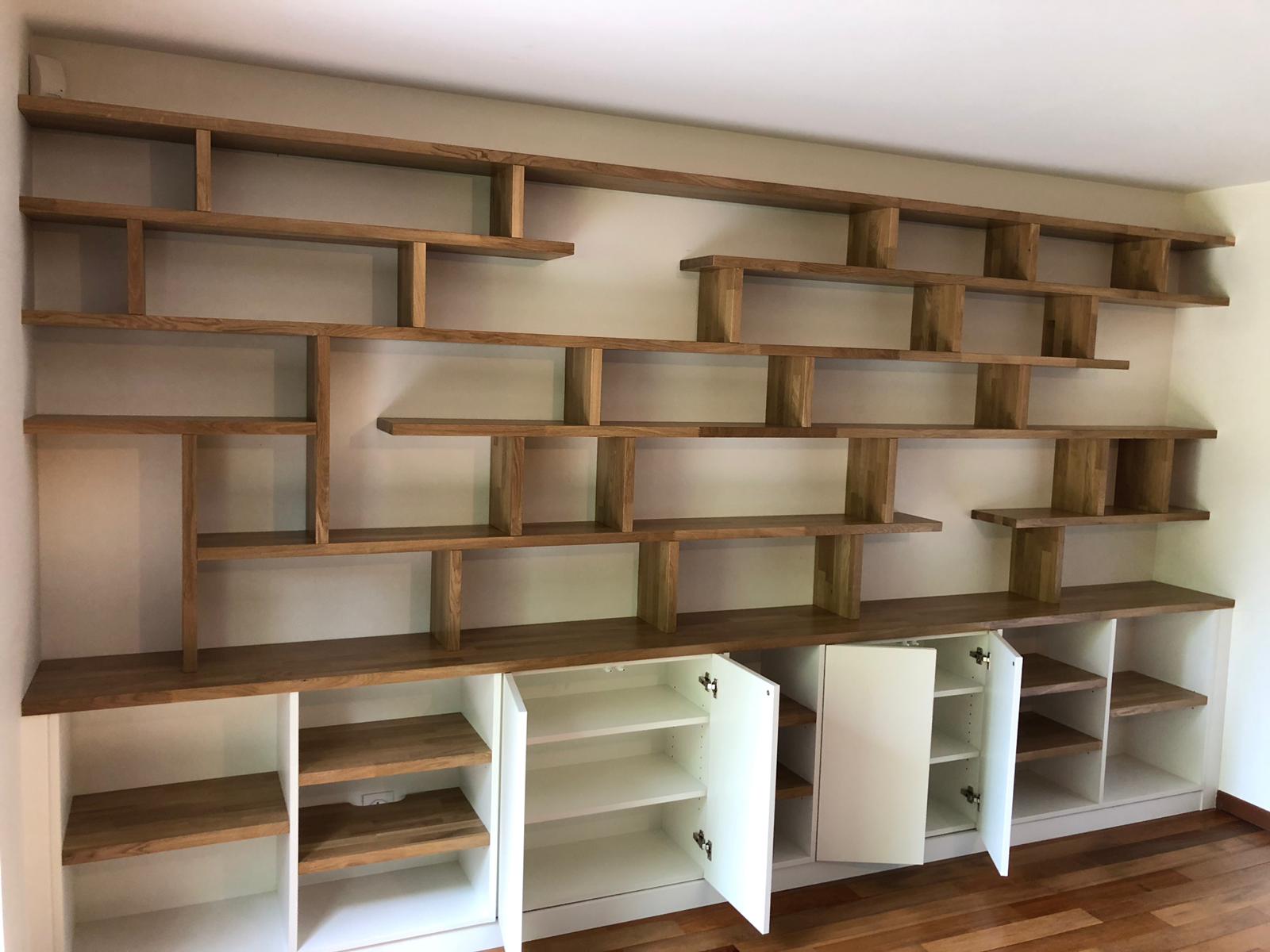 Rangement bibliothèque bois massif salon